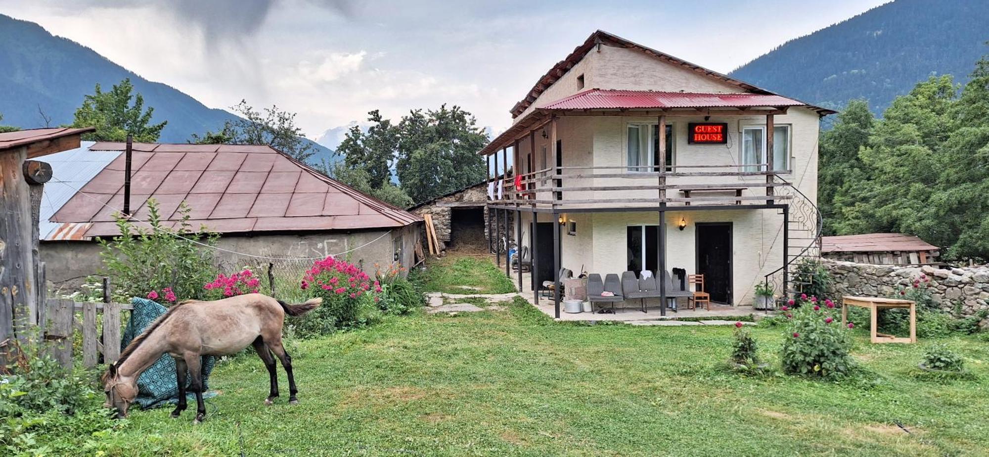 מסטיה Iason Guest House In Mazeri מראה חיצוני תמונה